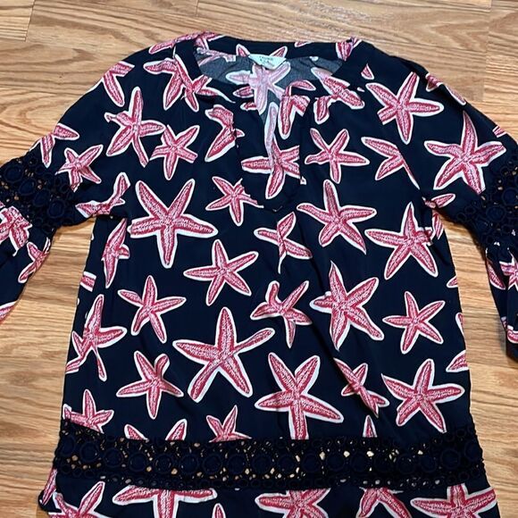 Sea Star Top, Bell Sleeves, crochet trim, Crown & Ivy - Picture 2 of 6